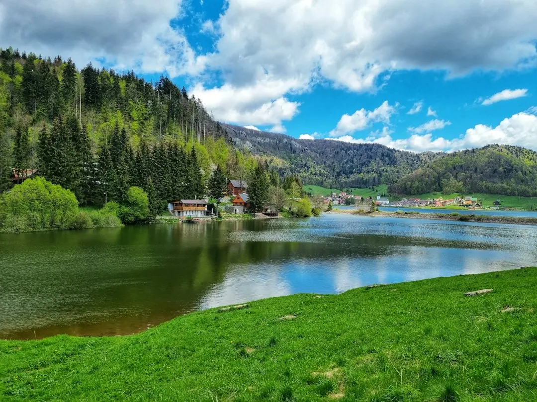 Strbske Pleso Lake | Azzurytt cool summer retreat